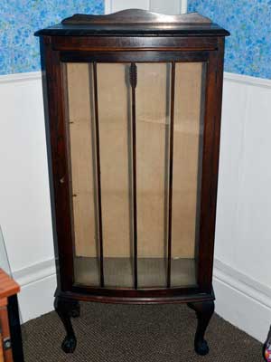 546. Display cabinet